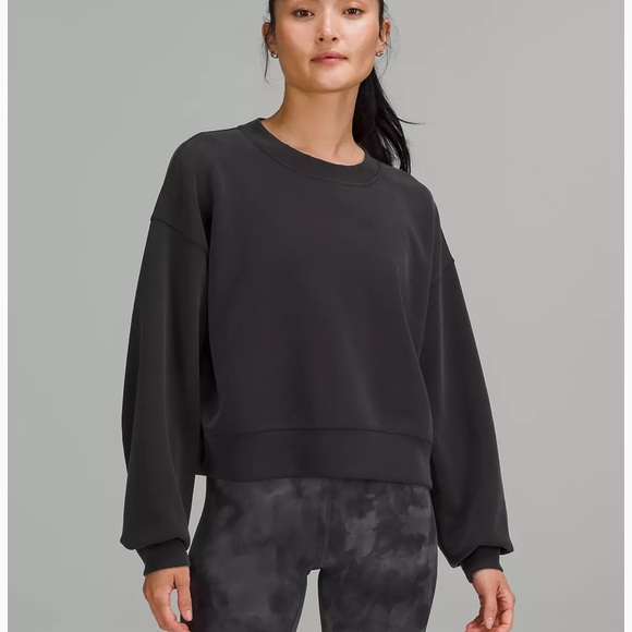 lululemon athletica Tops - Lululemon Perfectly Oversized Cropped Crew 
Softstreme size 8